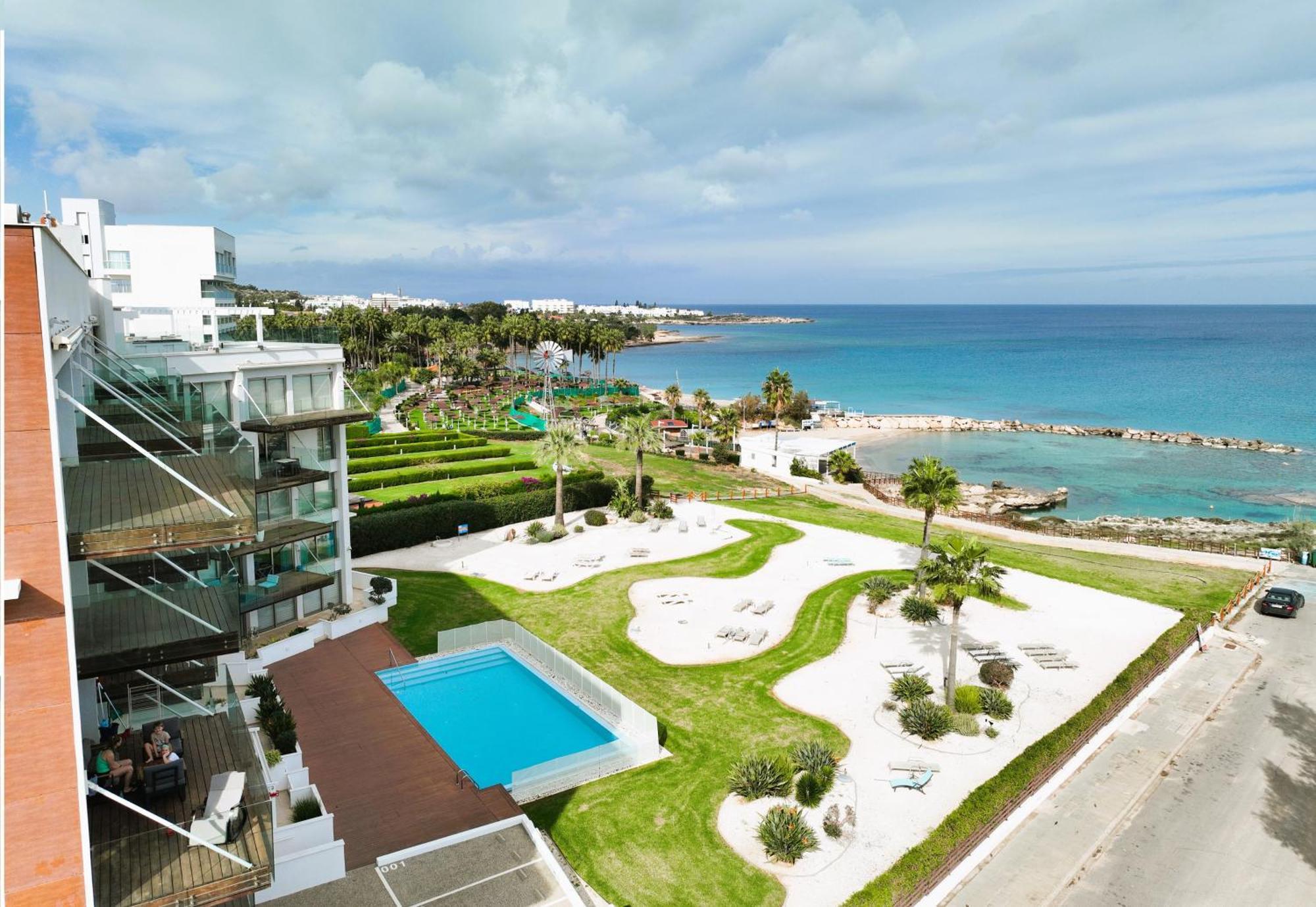 Apartment Josephine - Beachfront โปรทาราส ภายนอก รูปภาพ